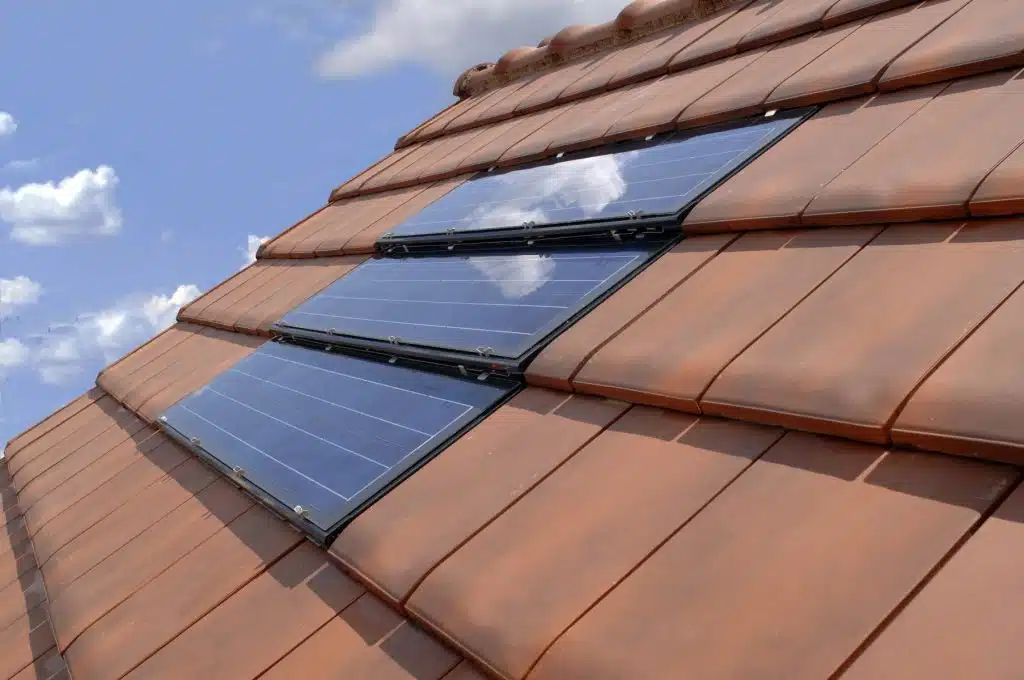 Edilians Solar Max Tile integrated with Slate Tiles.
